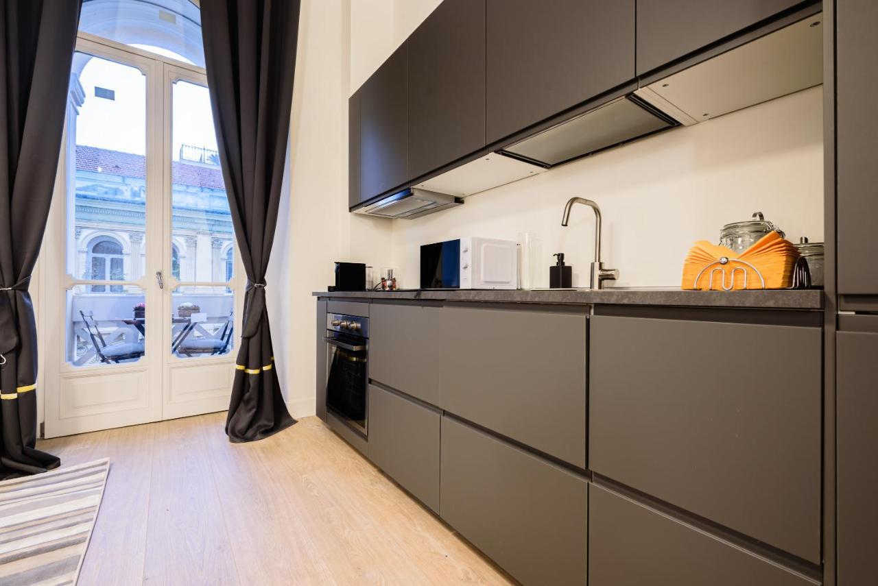 Apt503A Naples Luaran gambar