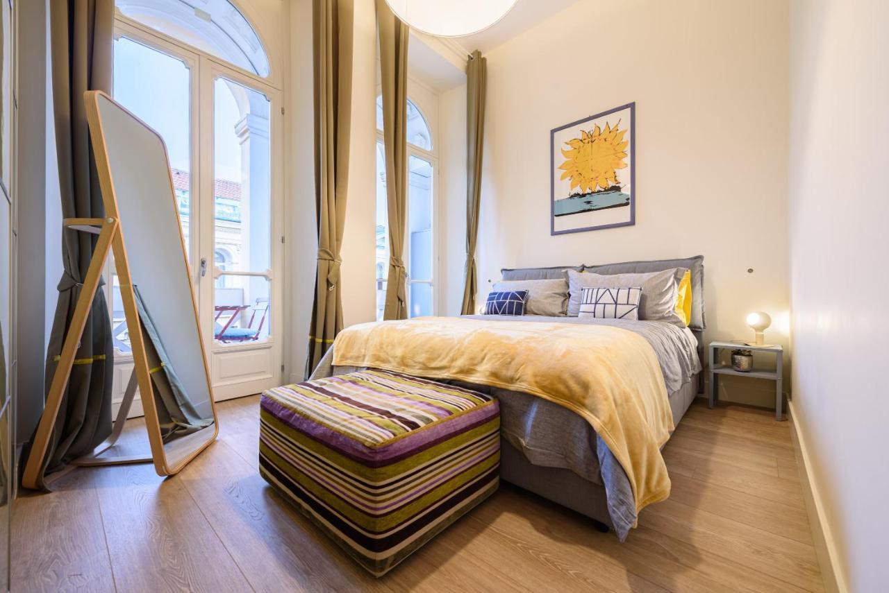 Apt503A Naples Luaran gambar