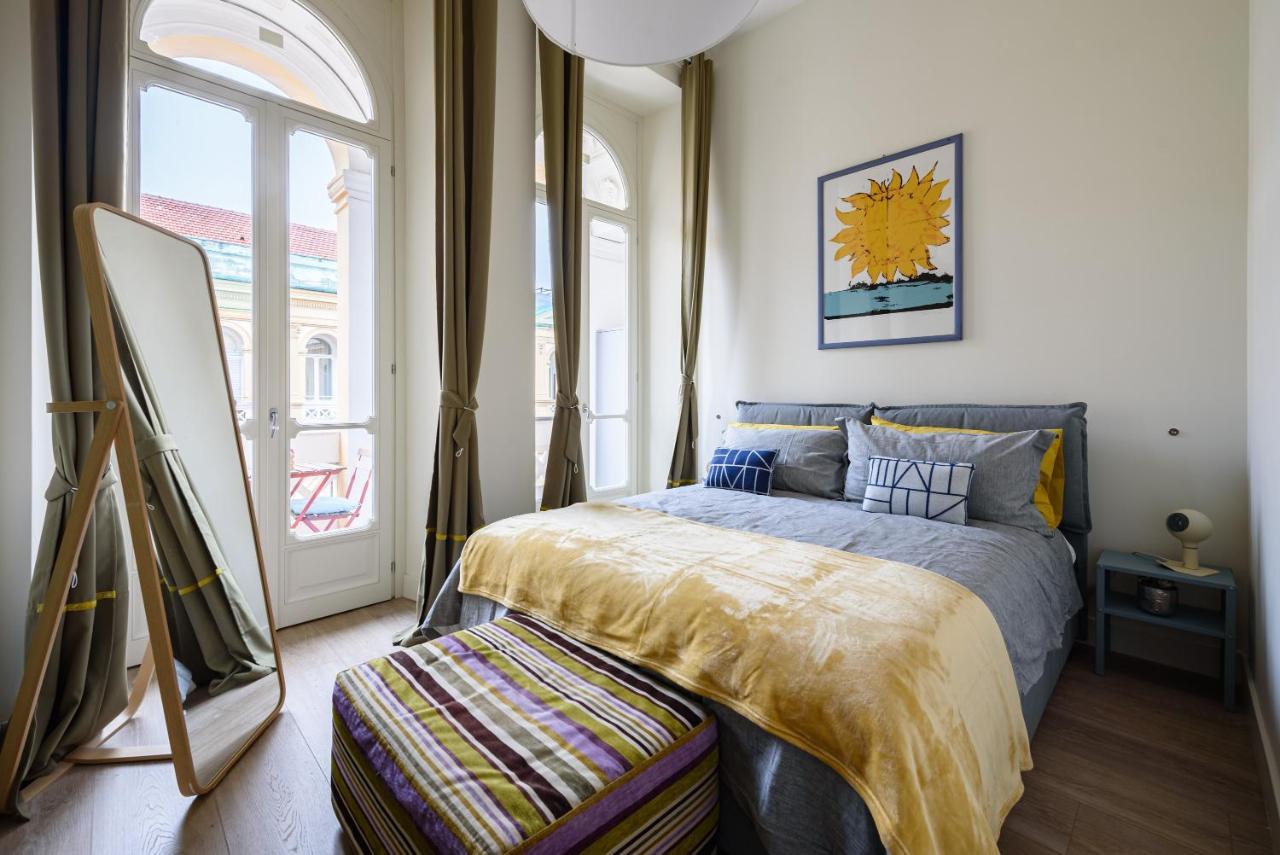 Apt503A Naples Luaran gambar