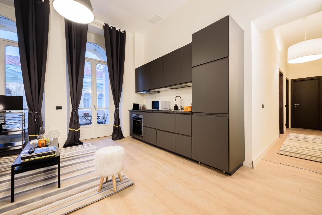 Apt503A Naples Luaran gambar